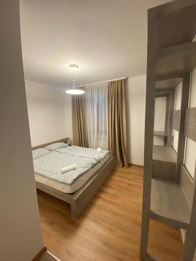 Apartment Nona Polda โคบาริด ภายนอก รูปภาพ