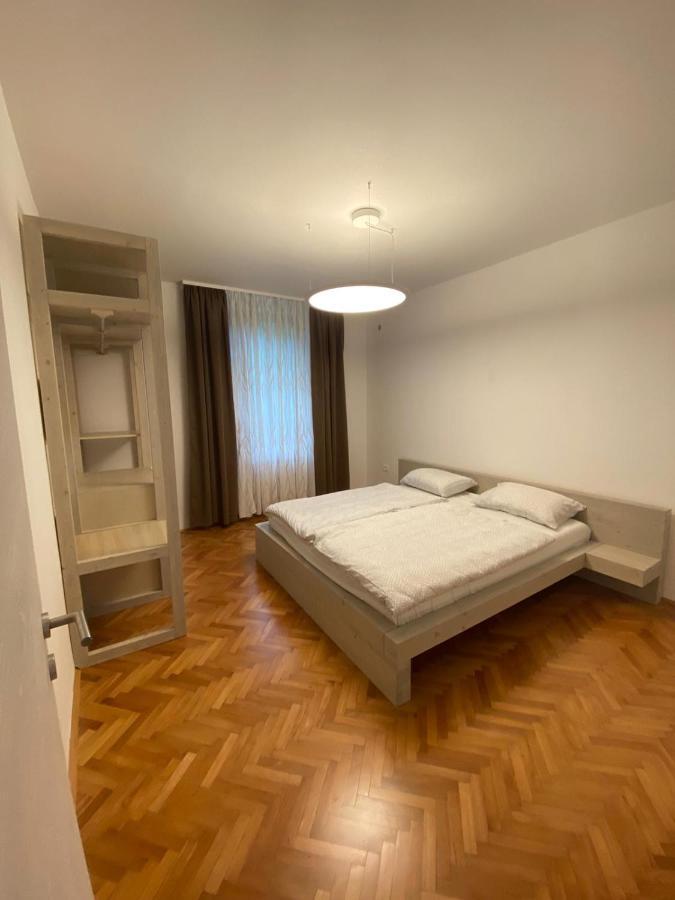 Apartment Nona Polda โคบาริด ภายนอก รูปภาพ
