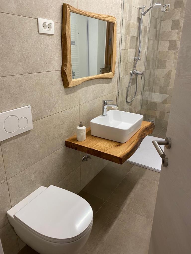 Apartment Nona Polda โคบาริด ภายนอก รูปภาพ